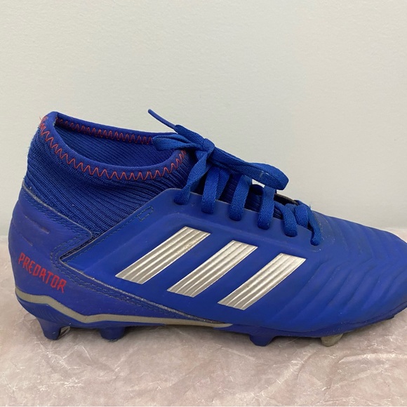 Youth Adidas Predator Cleats - Big Kids Size 4 - Picture 2 of 8